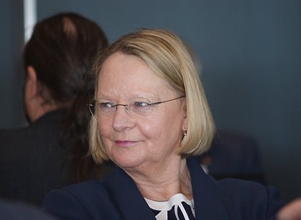 Sigrid Hirbodian